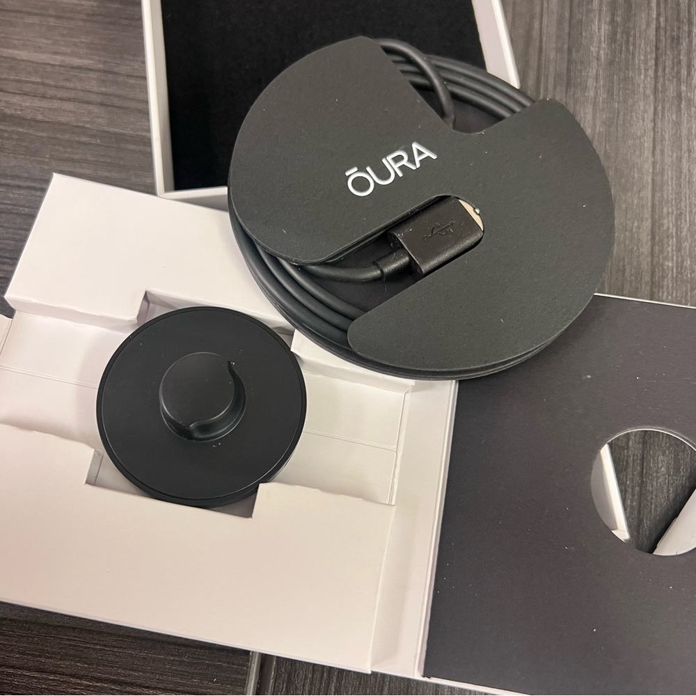 Oura Heritage Gold USB Charger - Size 9